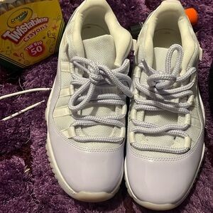 Womens Jordan 11 barely worn comes with box